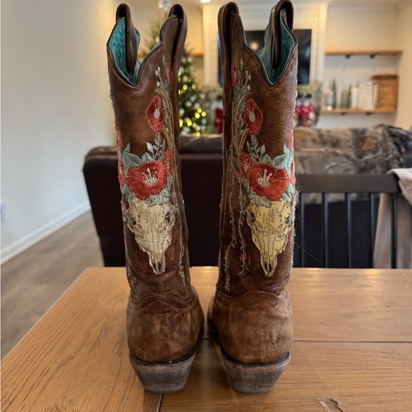 Corral Women’s Brown Heeled Boots with Floral Embroidery - Picture 3 of 5